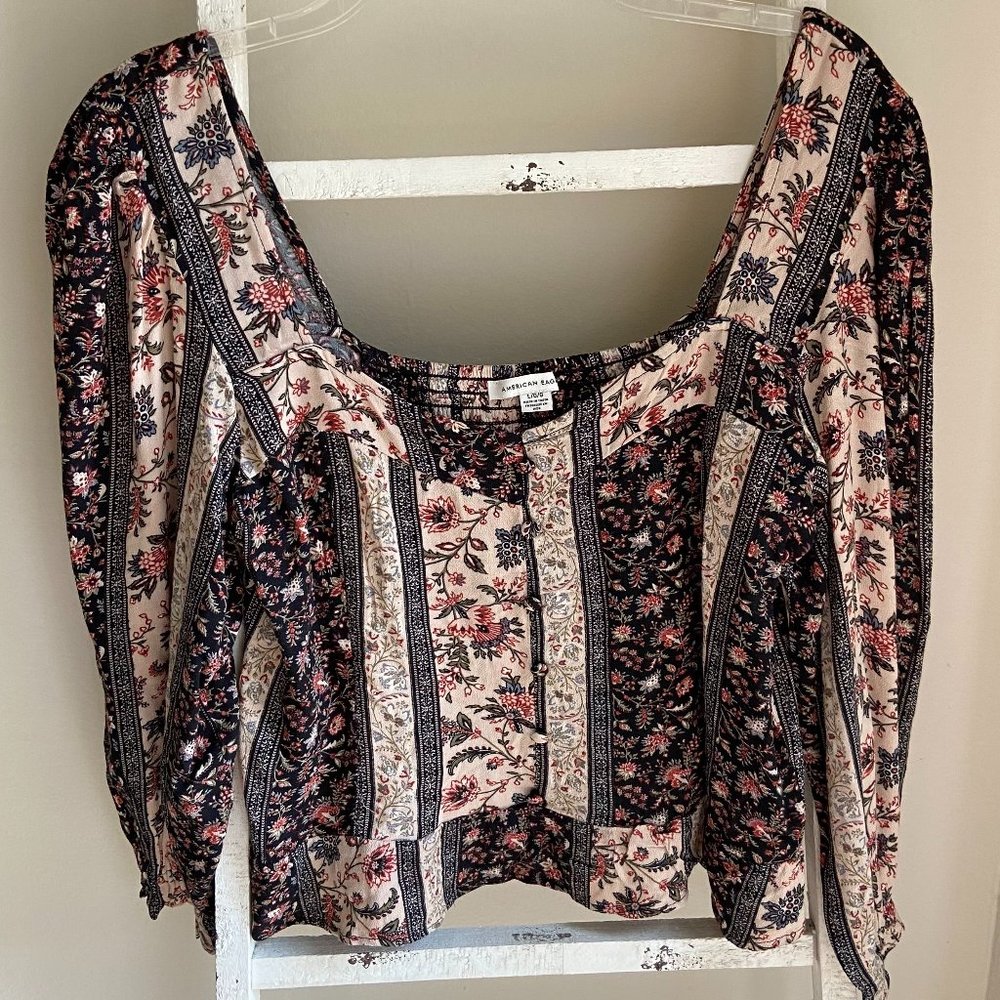 American Eagle Size L Cropped Floral Blouse